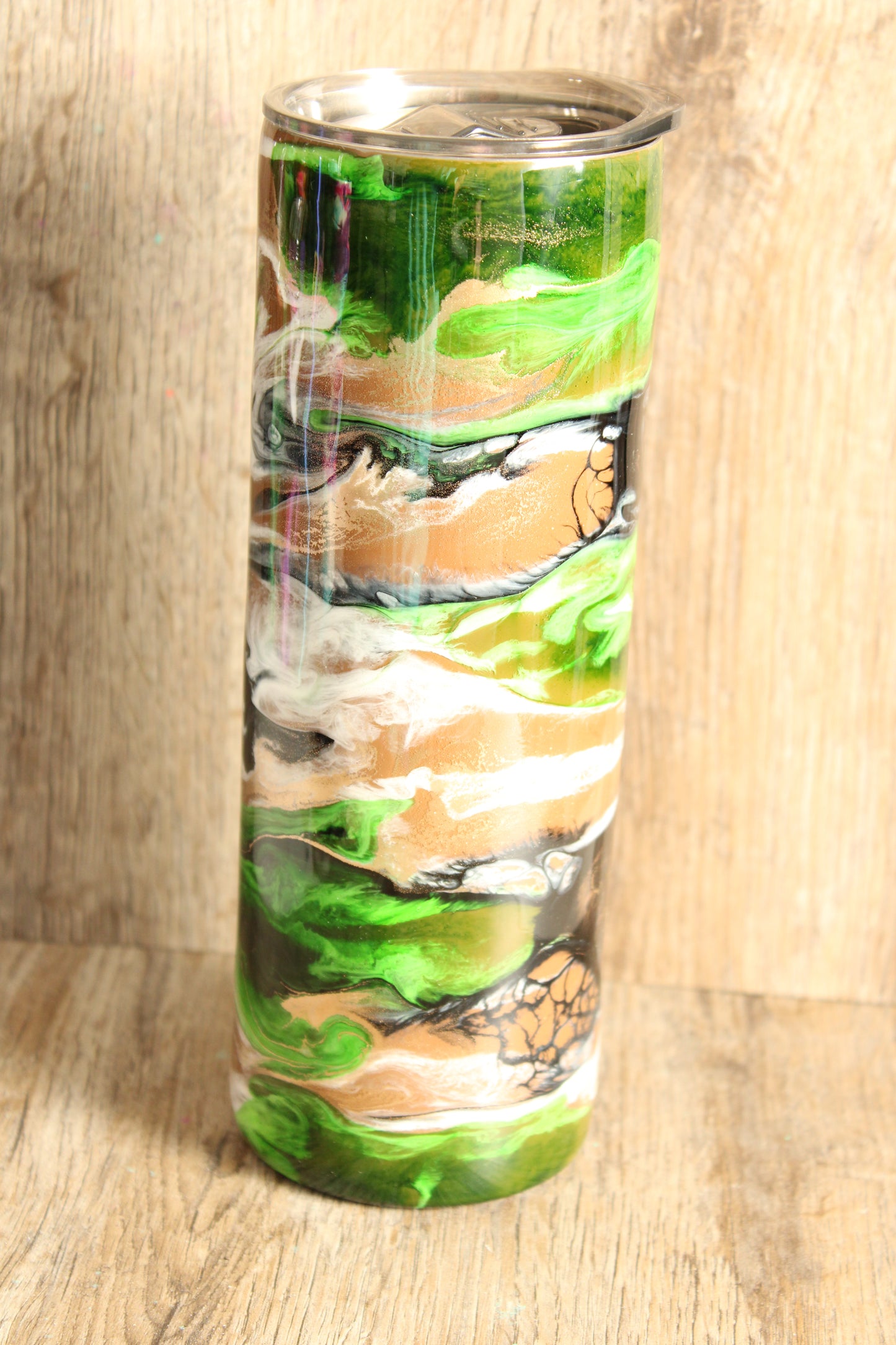#13 20oz Gold, Green and white swirl
